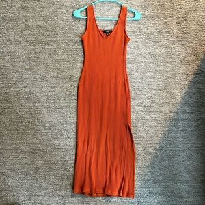 Lulu’s ribbed body con midi dress